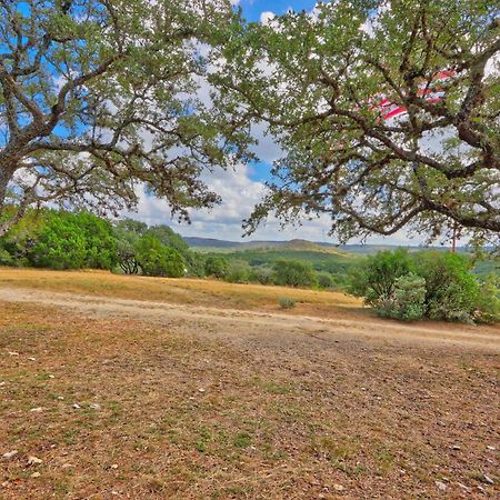 Log Cabin At Old Glory Ranch Wimberley Εξωτερικό φωτογραφία
