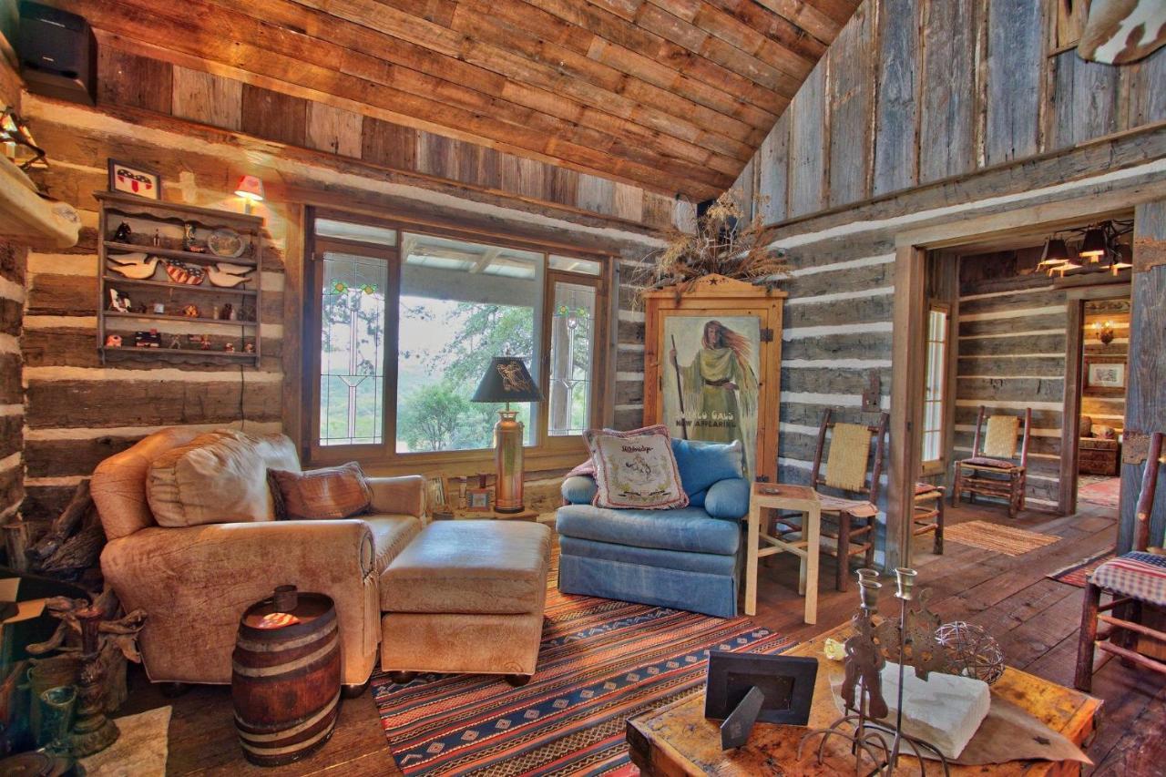 Log Cabin At Old Glory Ranch Wimberley Εξωτερικό φωτογραφία