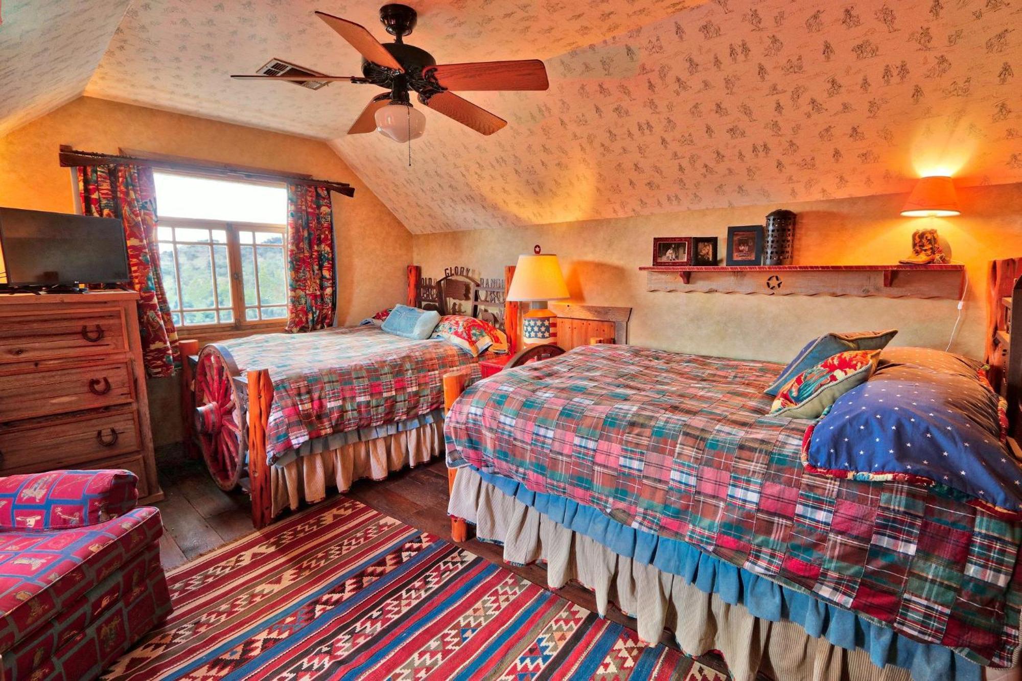 Log Cabin At Old Glory Ranch Wimberley Εξωτερικό φωτογραφία
