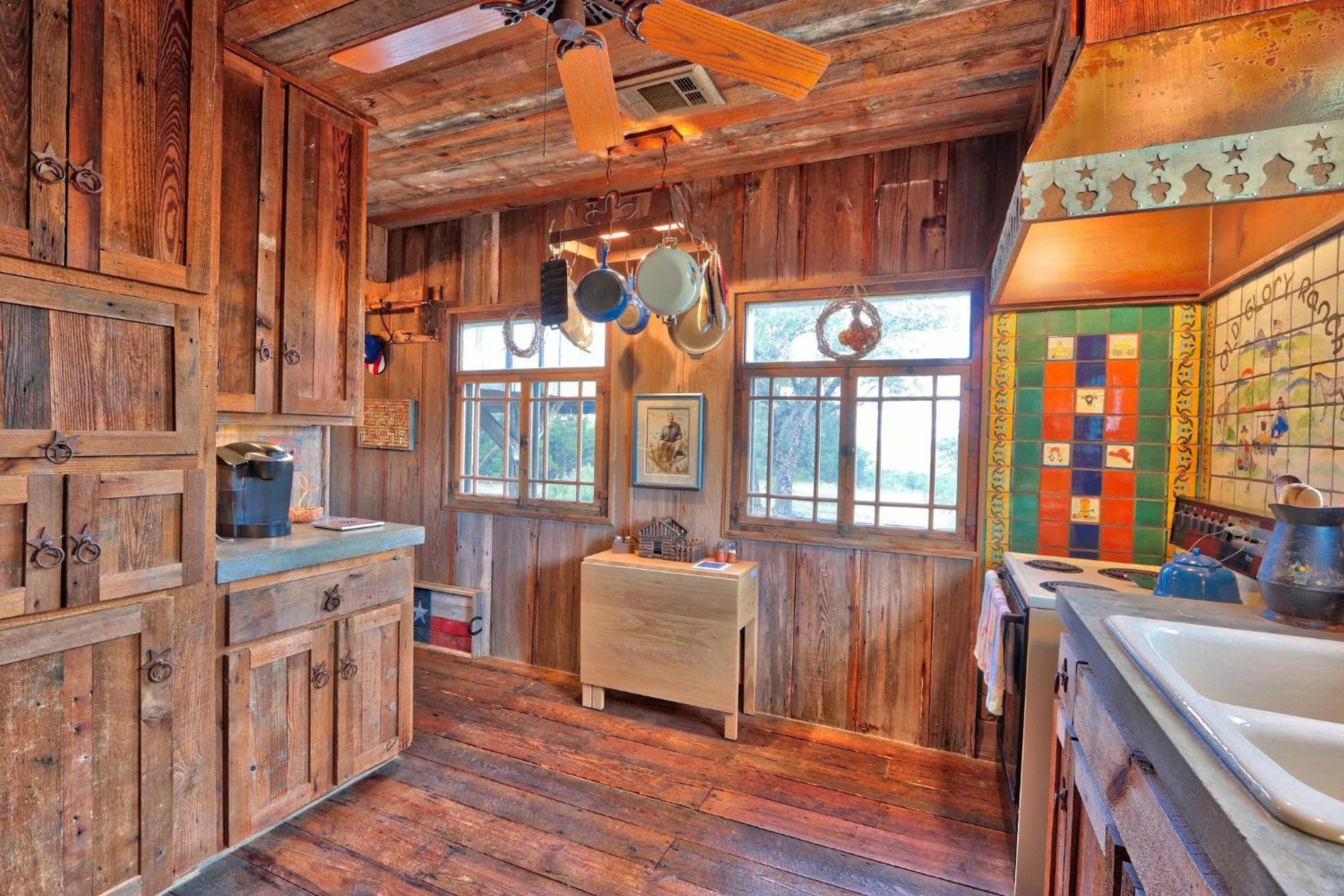 Log Cabin At Old Glory Ranch Wimberley Εξωτερικό φωτογραφία
