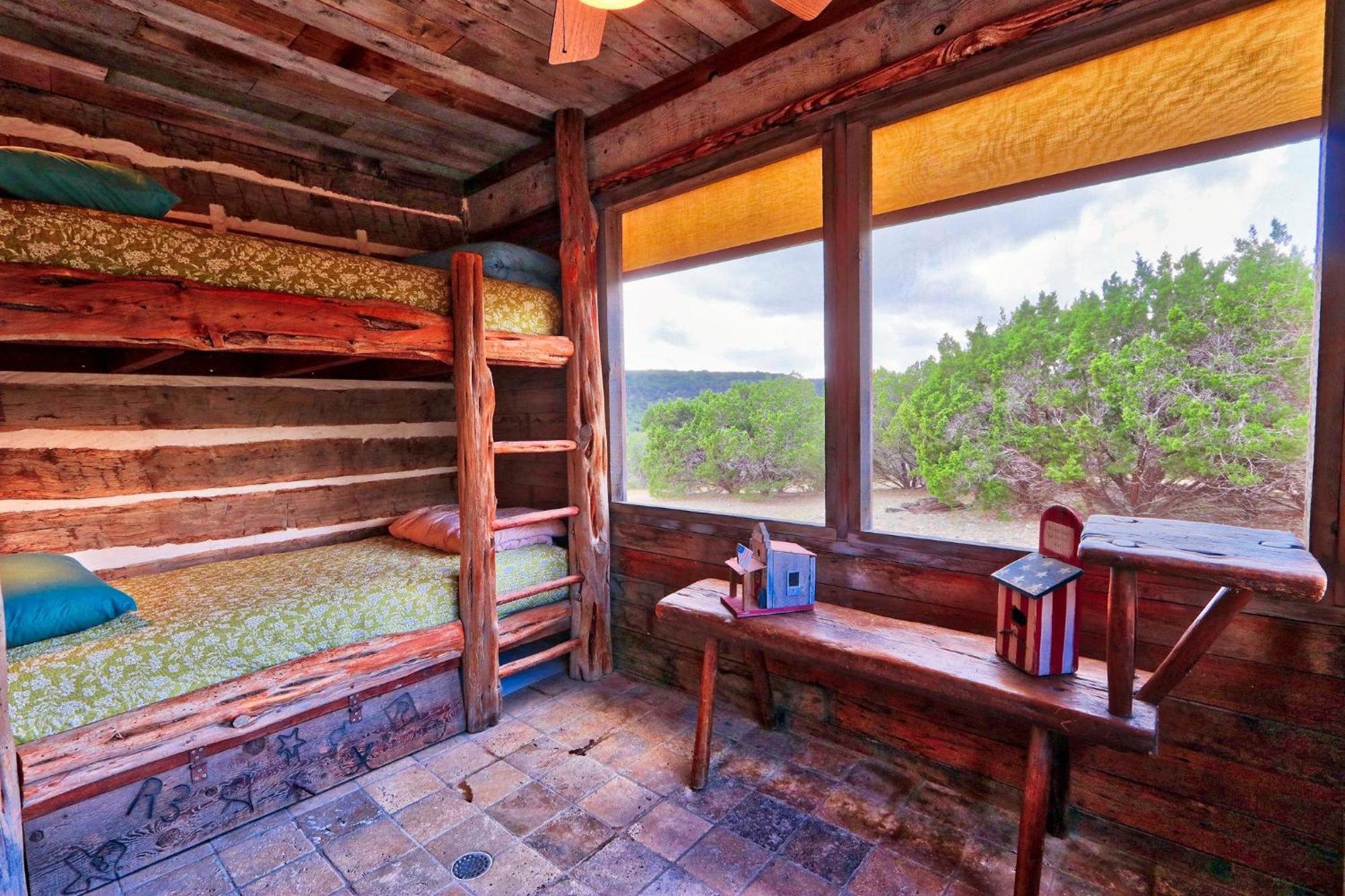Log Cabin At Old Glory Ranch Wimberley Εξωτερικό φωτογραφία