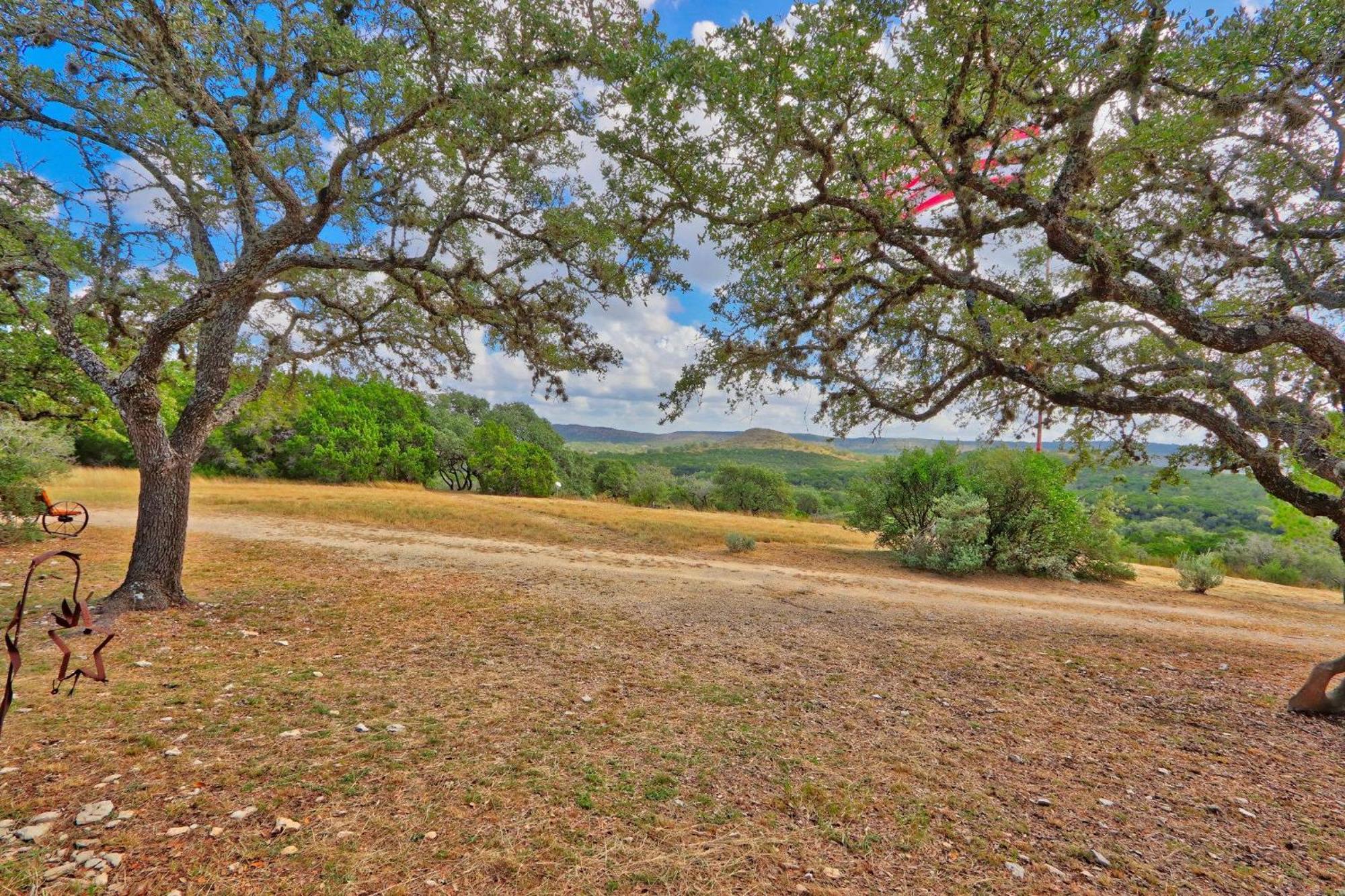 Log Cabin At Old Glory Ranch Wimberley Εξωτερικό φωτογραφία