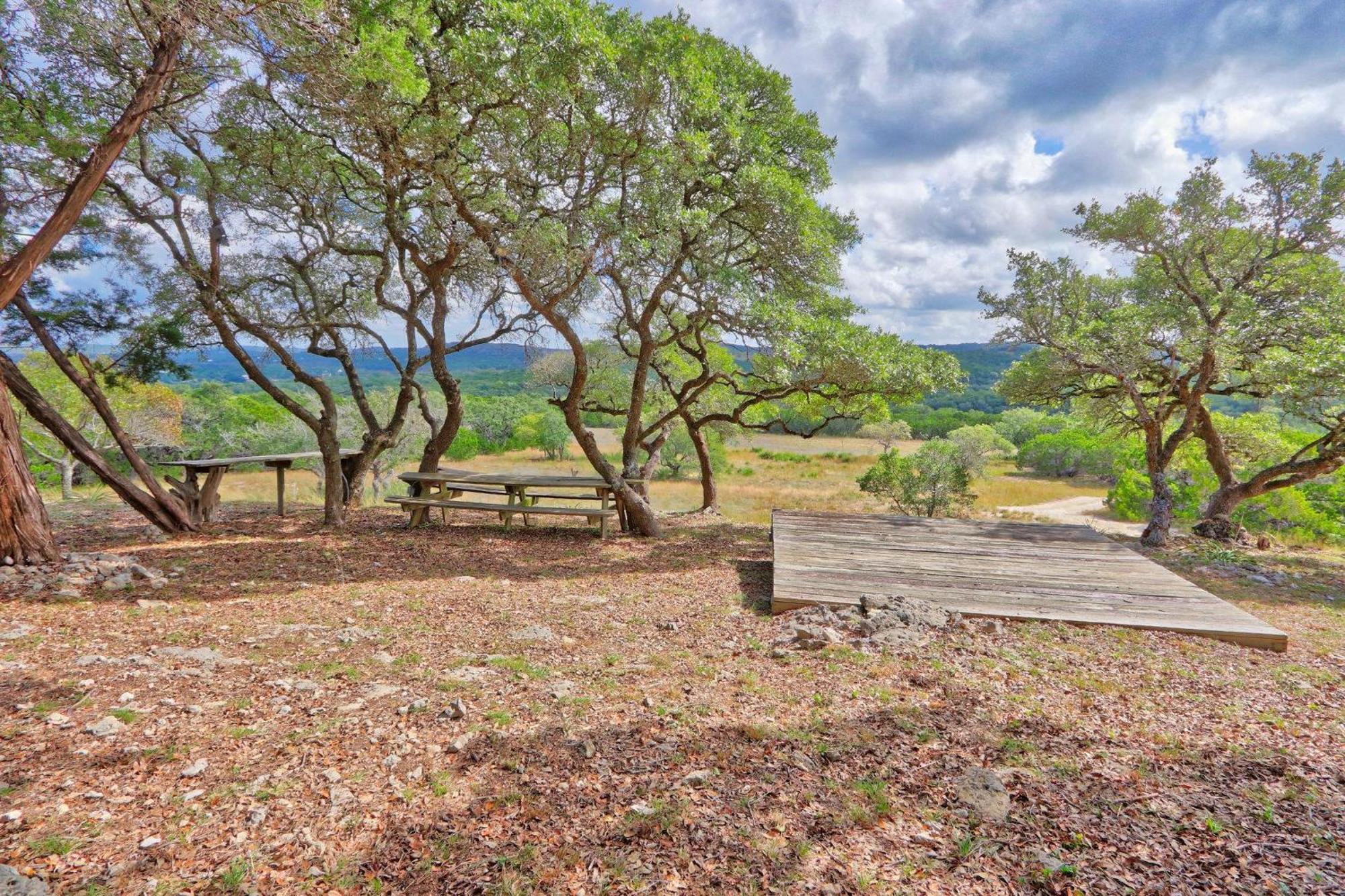 Log Cabin At Old Glory Ranch Wimberley Εξωτερικό φωτογραφία