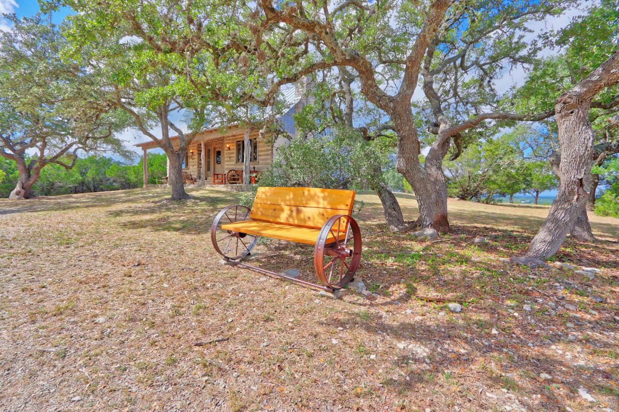 Log Cabin At Old Glory Ranch Wimberley Εξωτερικό φωτογραφία